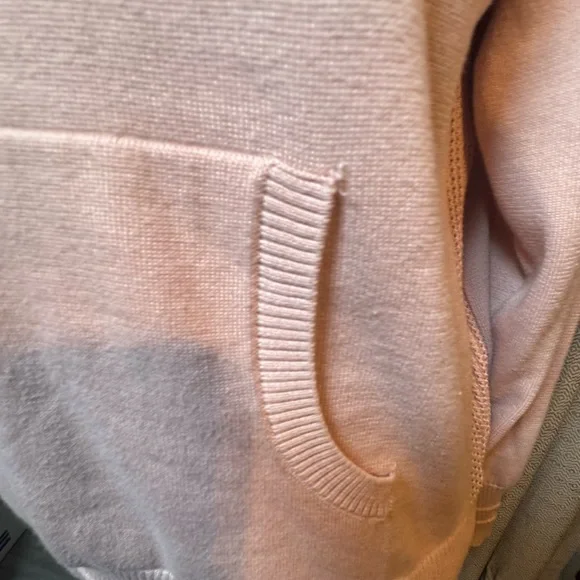 Athleta Light Pink Knit Top - Picture 4 of 6